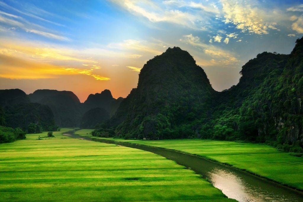 DISCOVER THE HIGHLIGHTS OF NINH BINH - Travel magazine for a curious ...